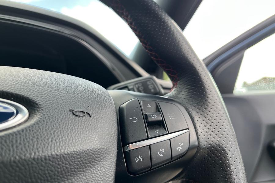 Ford FOCUS Photo autoimg-3596aece3711eba6cd8456b1fd042d7acda45d8a.jpg