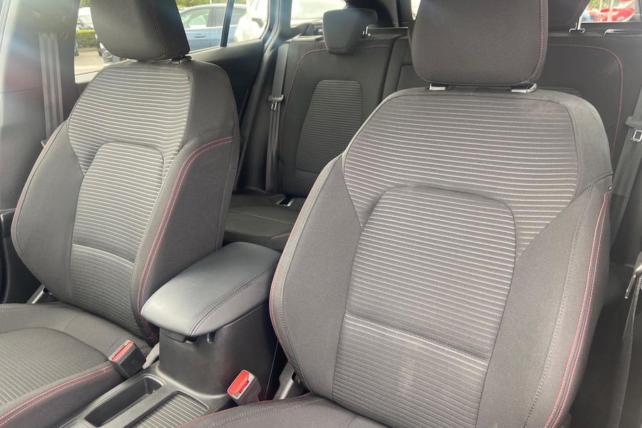 Ford FOCUS Photo autoimg-3599107b82b837b0be2cb367a2b4557eec605e09.jpg