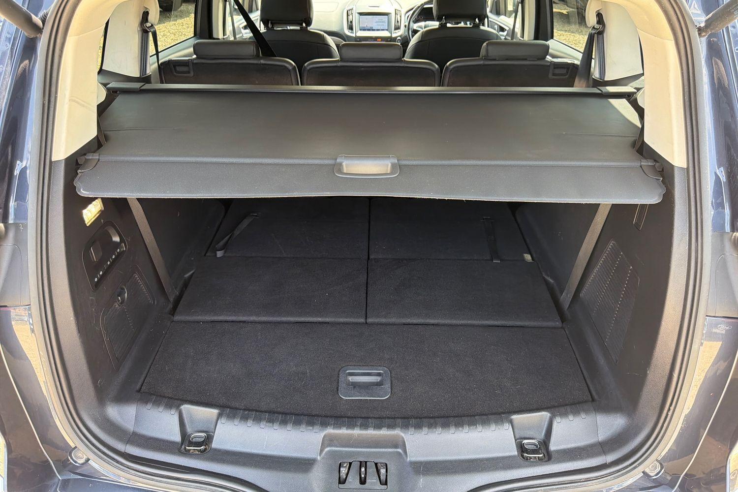 Ford S-Max Photo 35