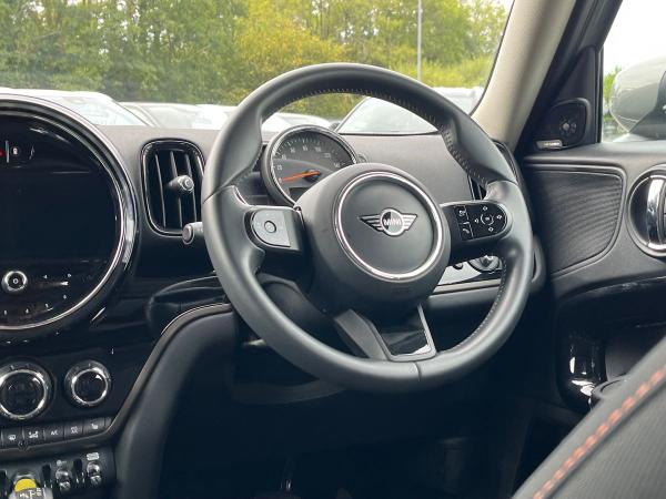 MINI Countryman Photo autoimg-3599e875add18c1c391627c2916df93e2399540c.jpg