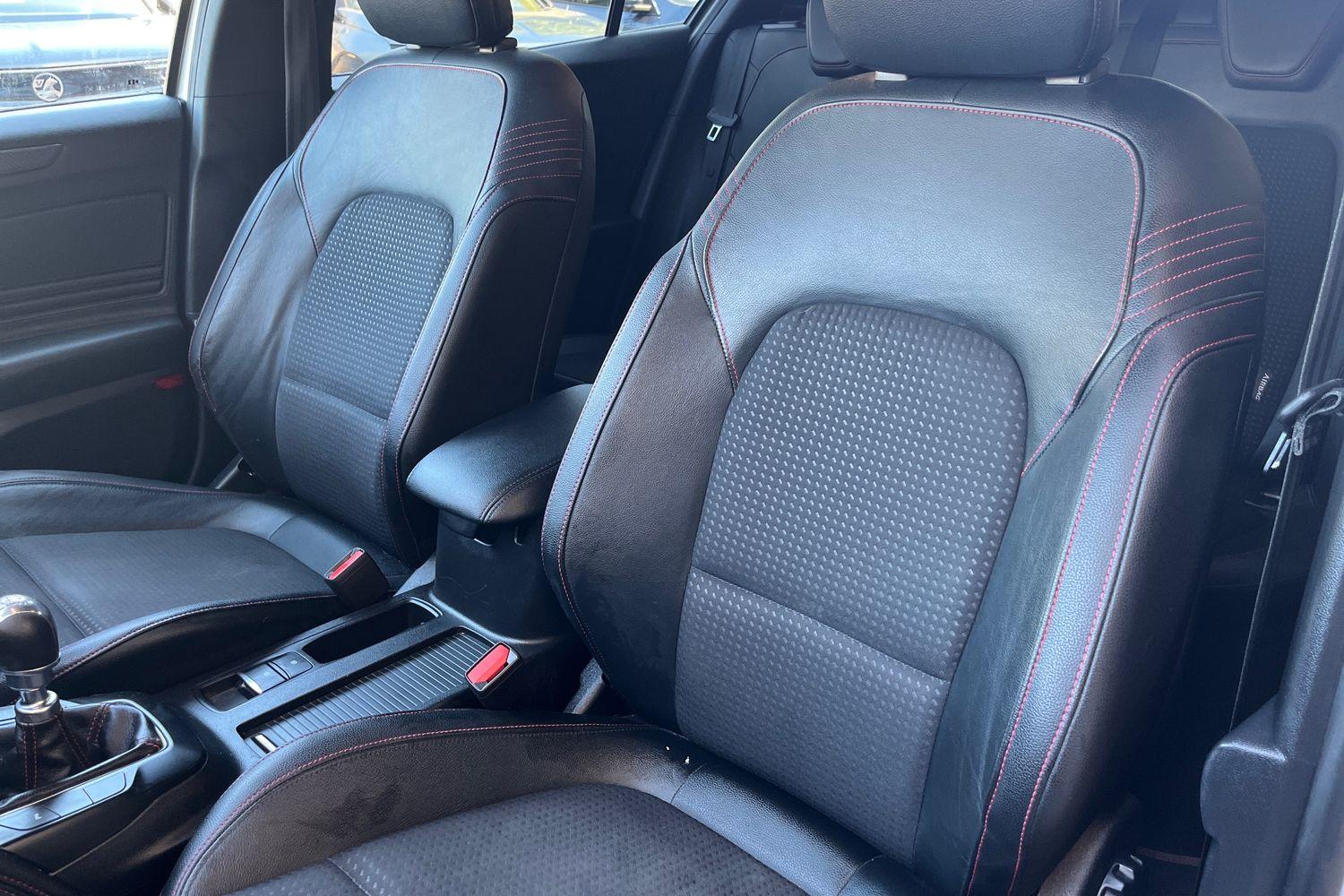 Ford Focus Photo 18