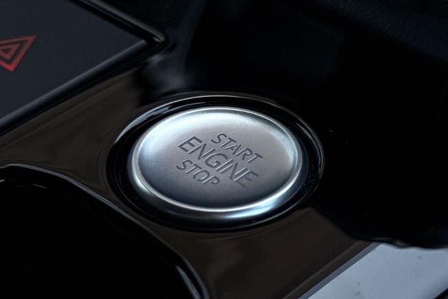 VOLKSWAGEN Touareg Photo 28