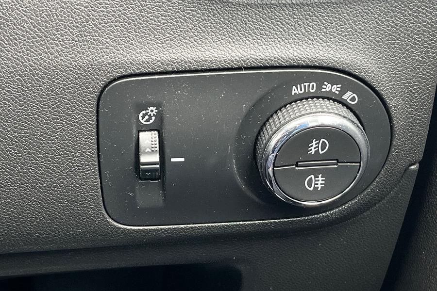 Vauxhall CROSSLAND Photo autoimg-35a91a33d0bfda1ecde590704f9c2a1127464aeb.jpg