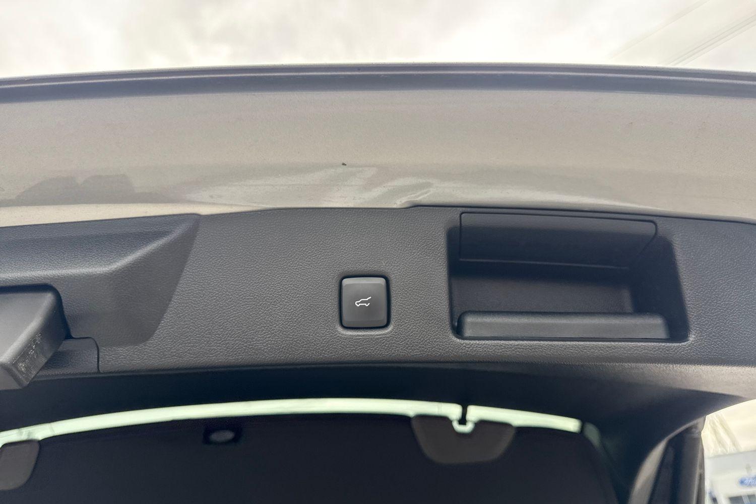 Ford KUGA Photo 38