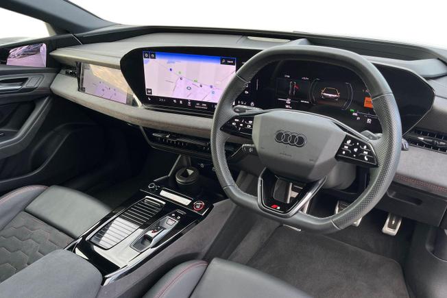 AUDI S6 E-Tron Avant Photo 6