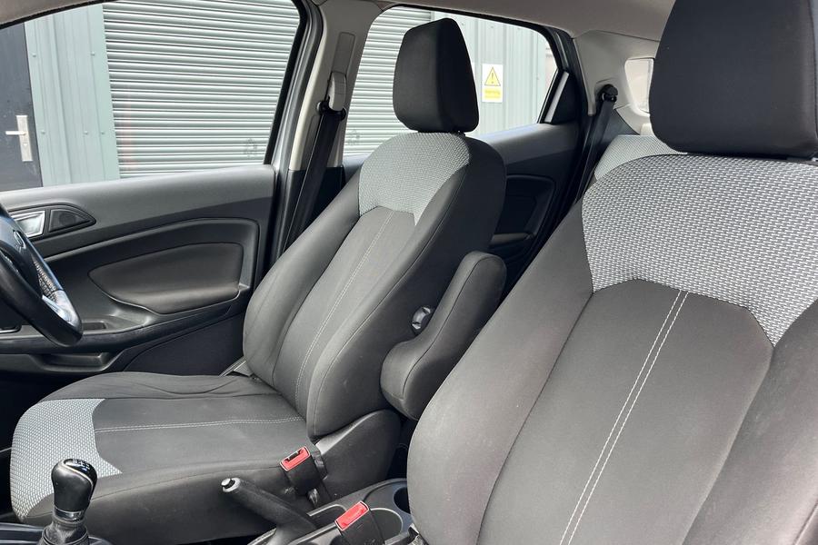 Ford Ecosport Photo autoimg-35aa0f3f3bca518e32cf78d1810ccdeb99708e40.jpg