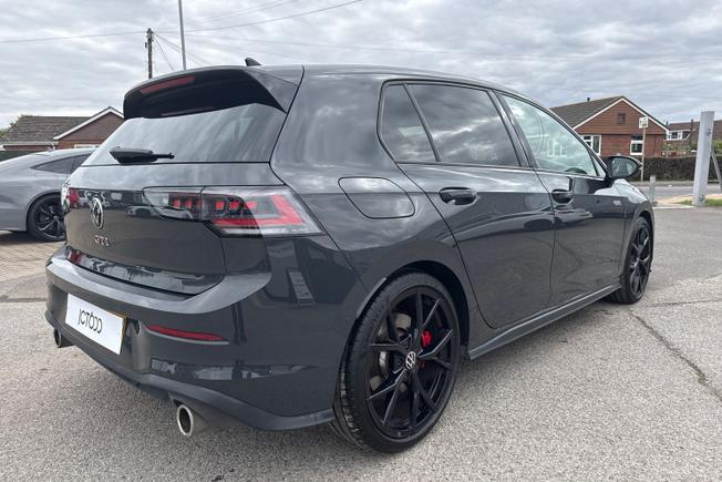 VOLKSWAGEN Golf Photo 30