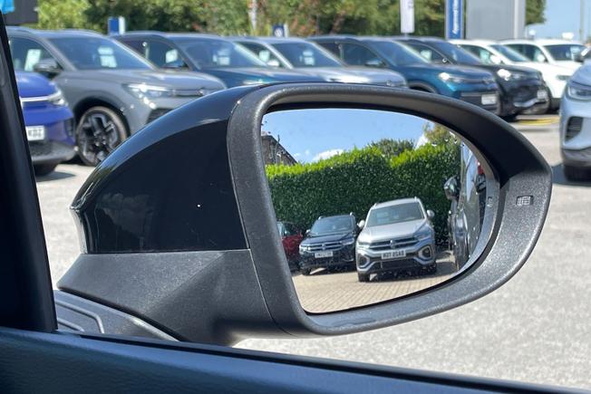 VOLKSWAGEN Golf Photo 34