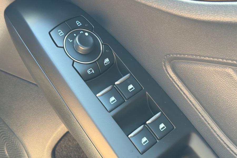 Ford FOCUS Photo autoimg-35b27a021cdf63d945c6fe7a78546d9e4aa806ca.jpg