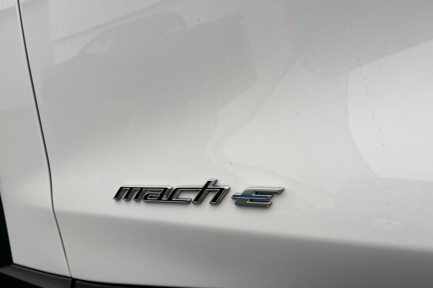 Ford Mustang Mach-E Photo 24