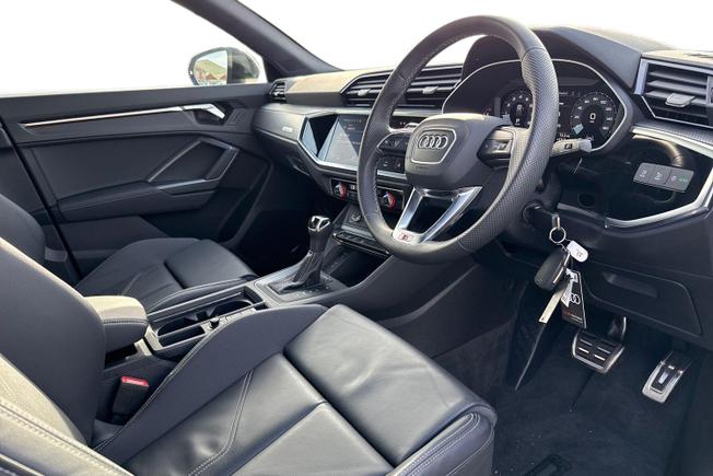 AUDI Q3 Photo 7