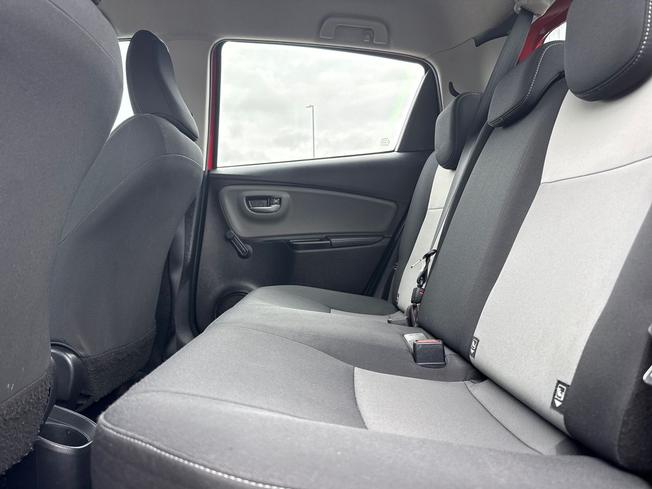 TOYOTA Yaris Photo 39