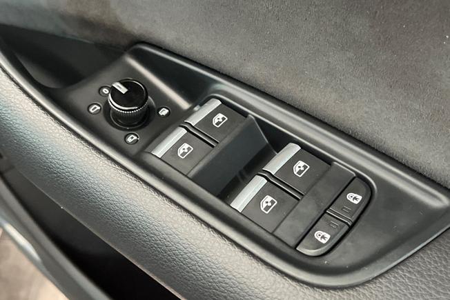 AUDI Q8 Photo 29