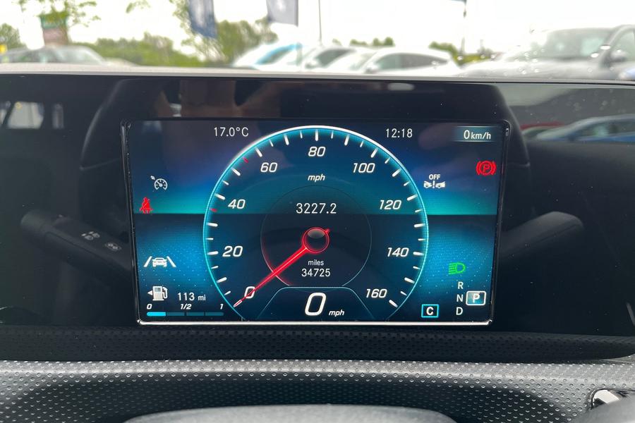 Mercedes-Benz A Class Photo autoimg-35cc6da6abde0e9f42623ae49d6b611269ba31ac.jpg