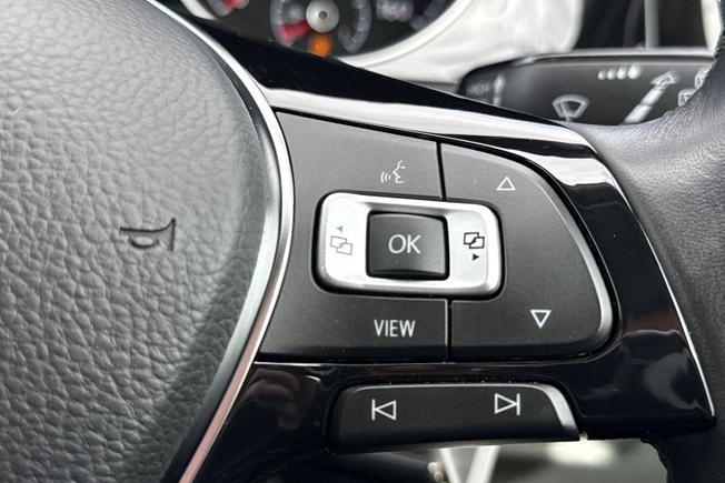 VOLKSWAGEN Golf Photo 17