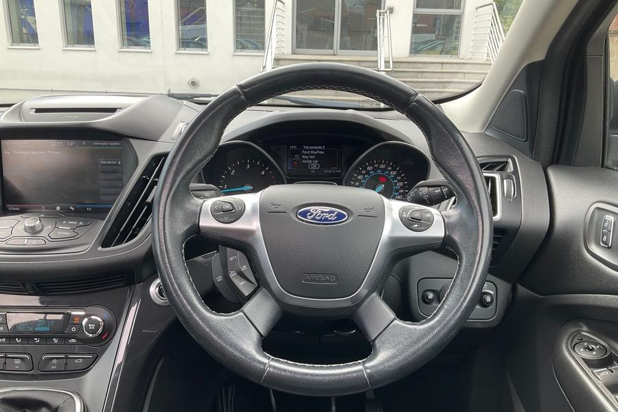 Ford KUGA Photo autoimg-35d64f6f54e16a1873fe5b4fcc9320854281d0f6.jpg