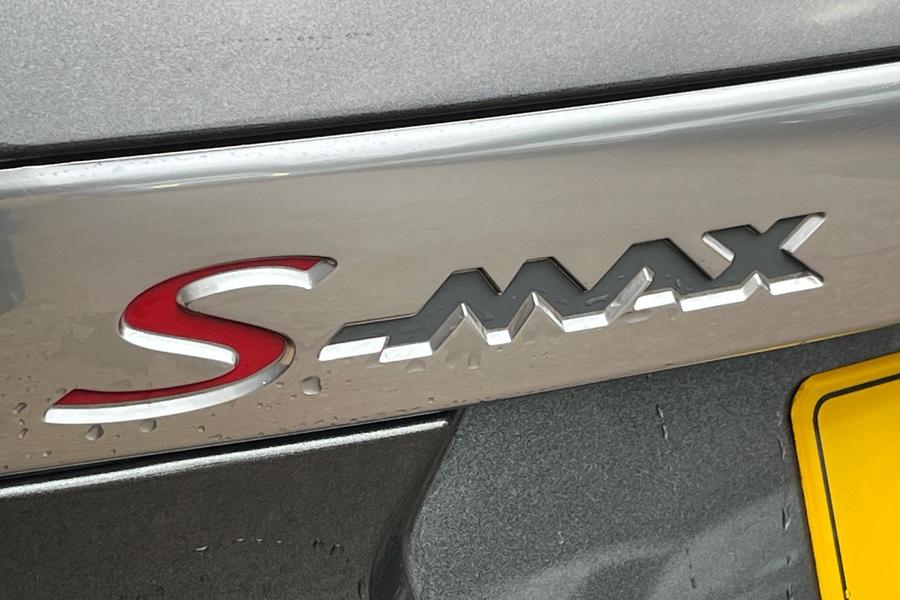 Ford S-MAX Photo autoimg-35d6811862f08061515e6d29e7b20c1014eec4a7.jpg