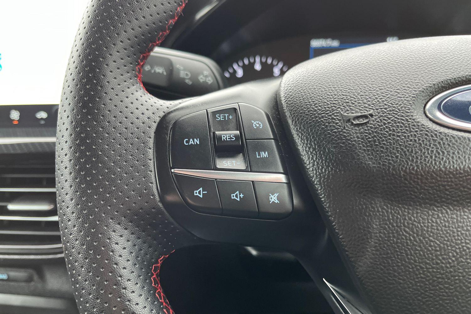 Ford FOCUS Photo 24