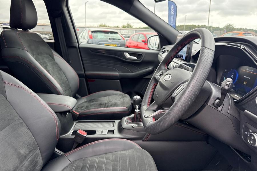 Ford KUGA Photo autoimg-35e6b177ccef7fa327814ea0fd5759767c03c2be.jpg