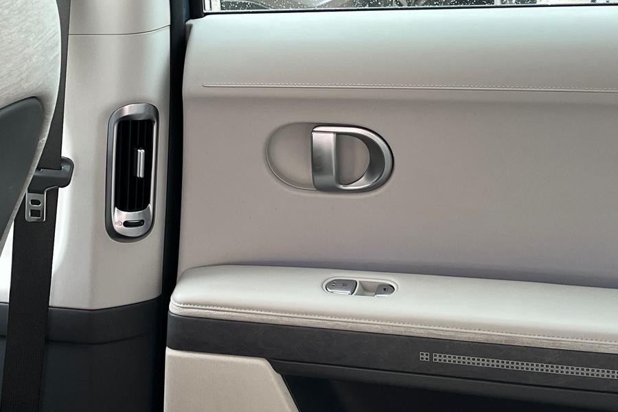 Hyundai IONIQ 5 Photo autoimg-35e9224fb5ac053fa2843a7cde718a6c0cbb1143.jpg