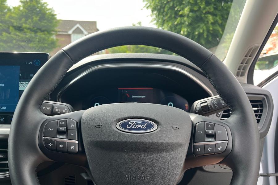 Ford FOCUS Photo autoimg-35e9876911b4f0b19e1159a78c069d7b59939a7c.jpg