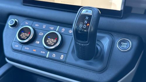Land Rover Defender Photo autoimg-35ea45c58157d38bf47204b8485039bc0ae1a493.jpg