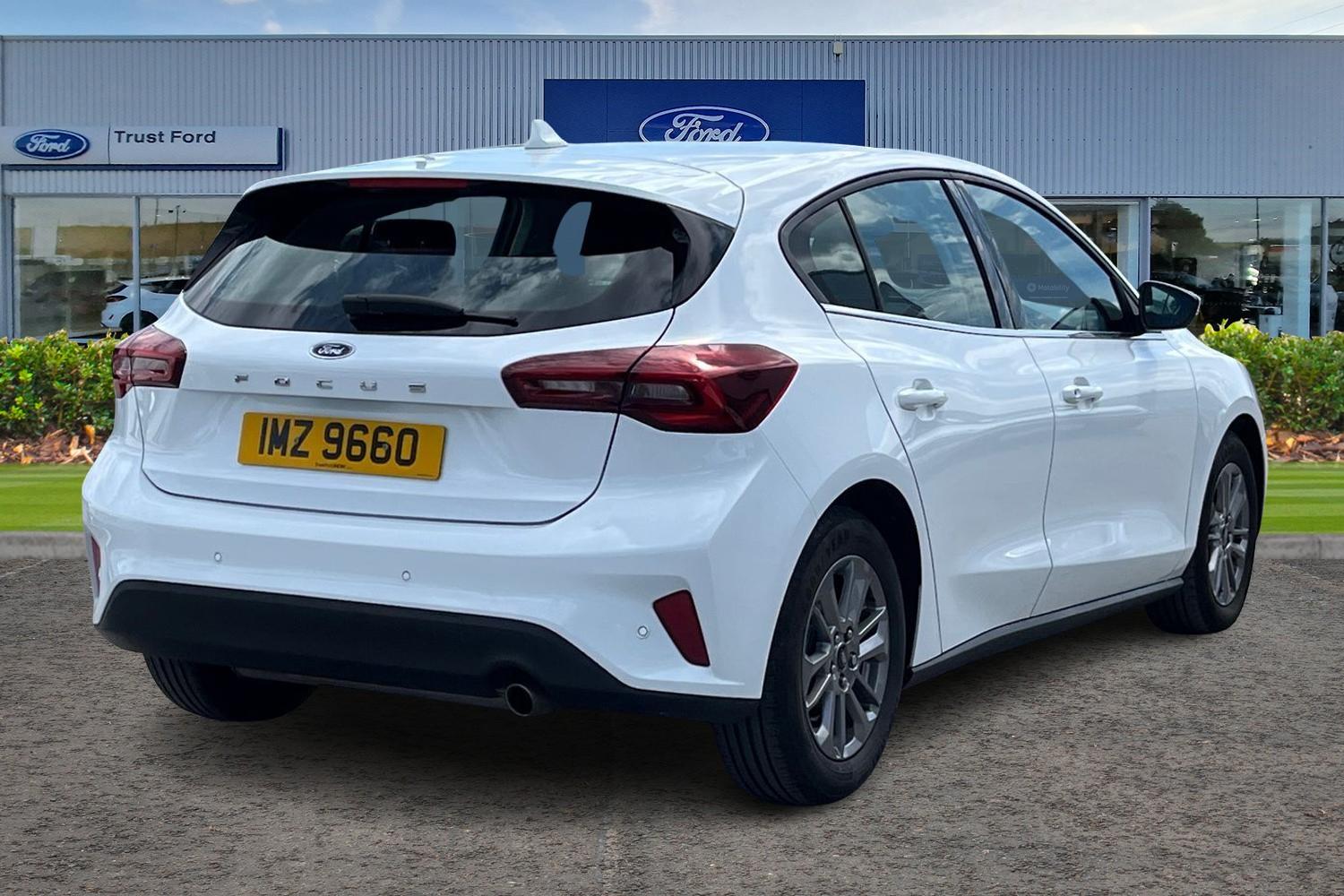Ford Focus Photo 3