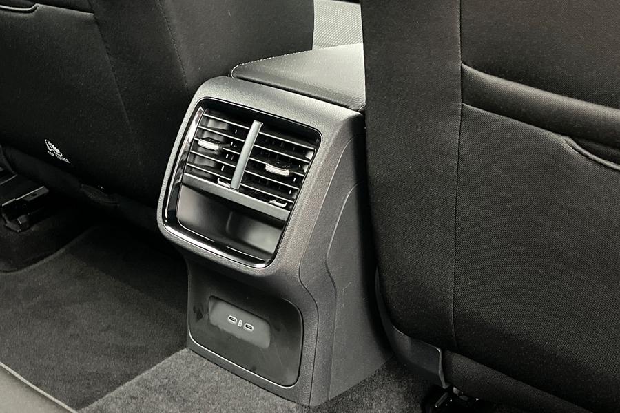 Skoda OCTAVIA Photo autoimg-35eb0331370ed82c015667f7f8a837b36ffd927b.jpg