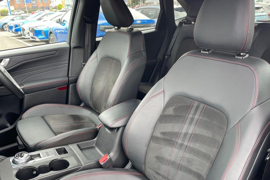 Ford KUGA Photo autoimg-35eb4e8d6f8eaa7981fcdeb61d32dd79fc114bd7.jpg