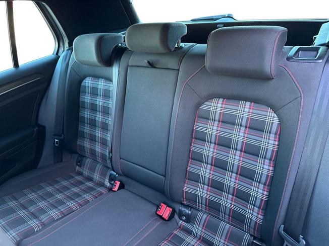 Volkswagen Golf Photo 9