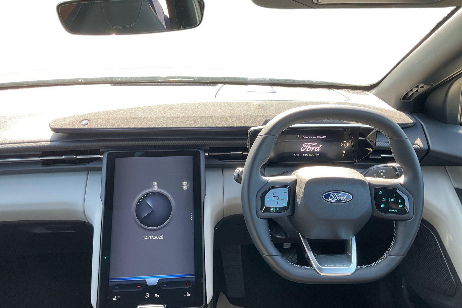 Ford Explorer Photo 10