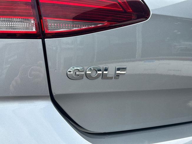 VOLKSWAGEN Golf Photo 29