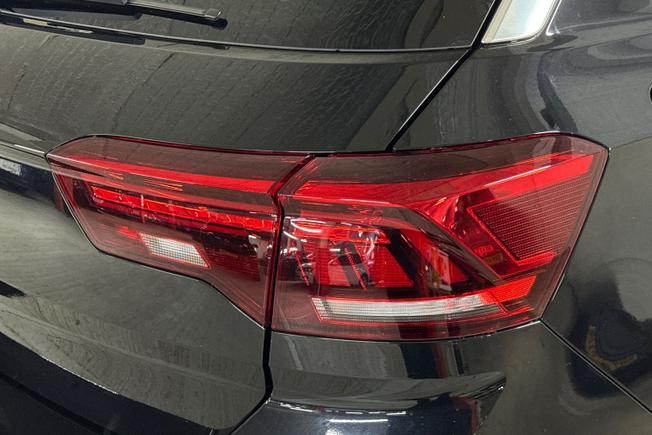 VOLKSWAGEN T-Roc Photo 18