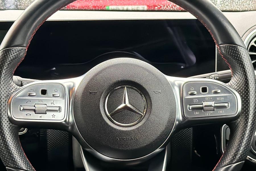 Mercedes-Benz A CLASS Photo autoimg-3606aedd41a7b735d5fd17ff2a9c5535c3908402.jpg