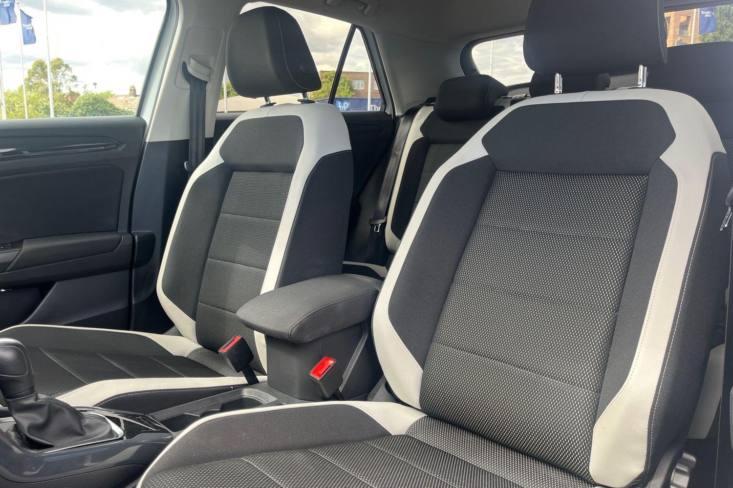 Volkswagen T-ROC Photo 18