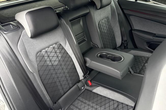 VOLKSWAGEN Golf Photo 30