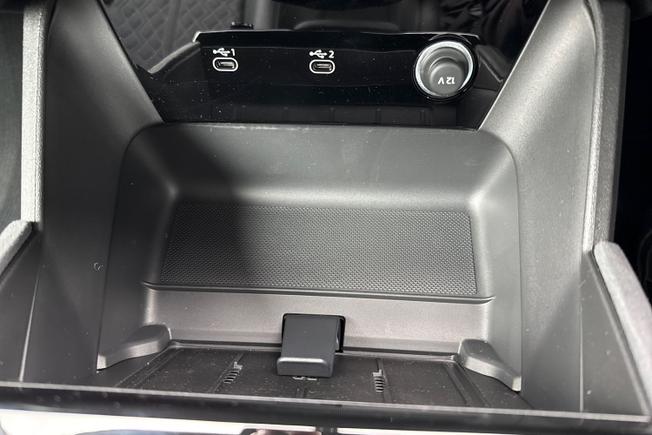 AUDI Q6 E-Tron Photo 35
