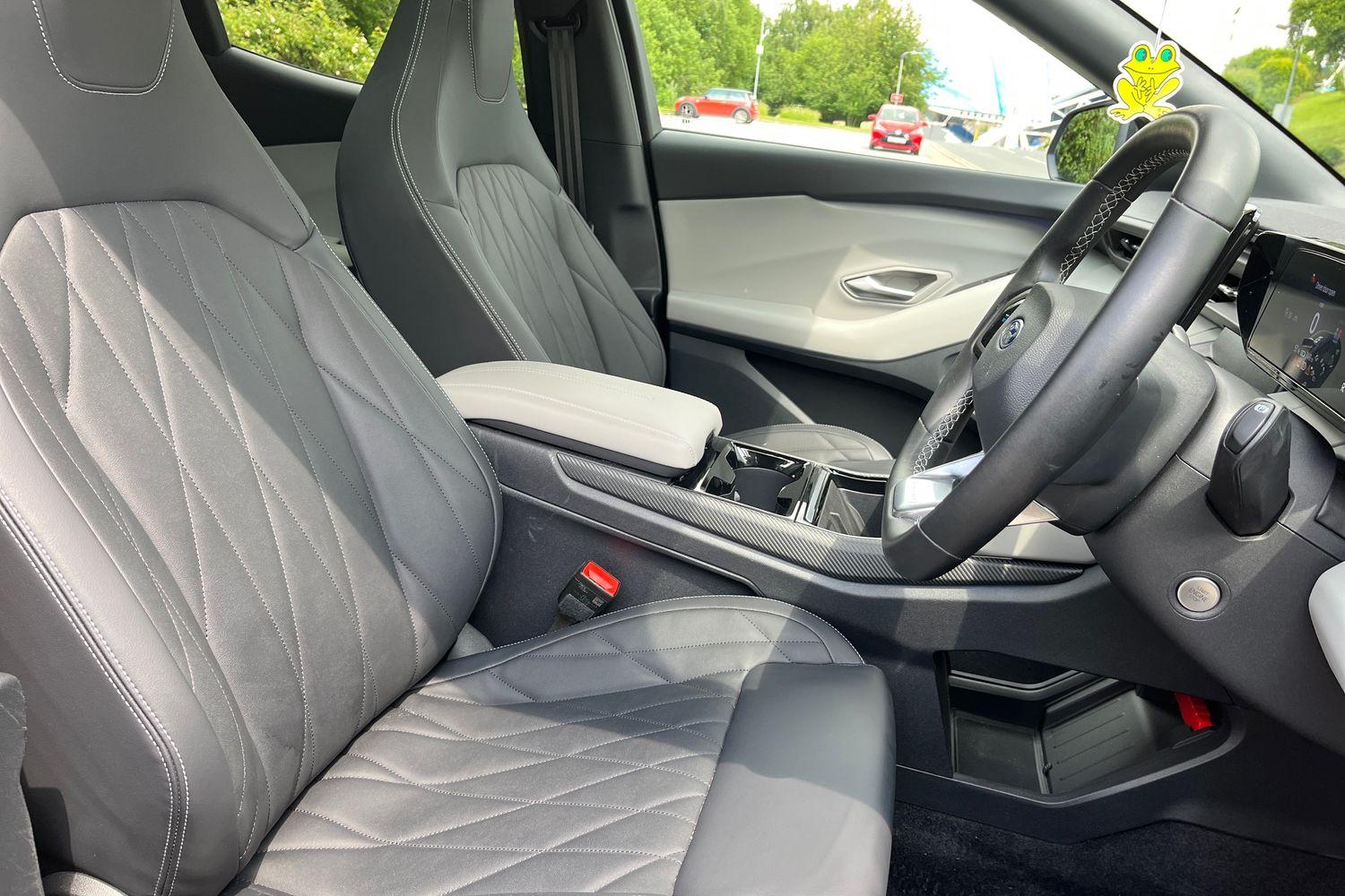 Ford Explorer Photo 16
