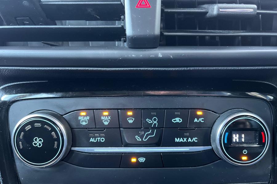 Ford ECOSPORT Photo autoimg-36113413d4c83155014f60ab70b00ab910a4f9ad.jpg