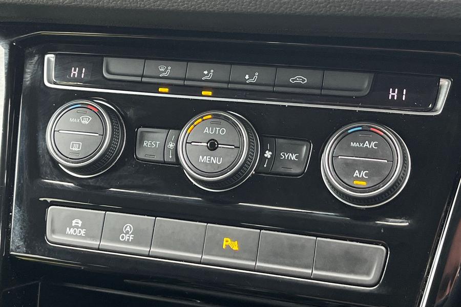 Volkswagen TOURAN Photo autoimg-3613c85016b9cff03b6c8c0cc4fdd2c1026bf7f6.jpg