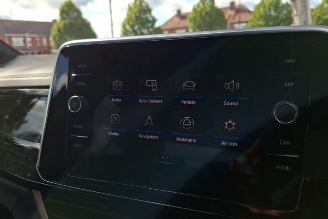 VOLKSWAGEN T-Roc Photo 13