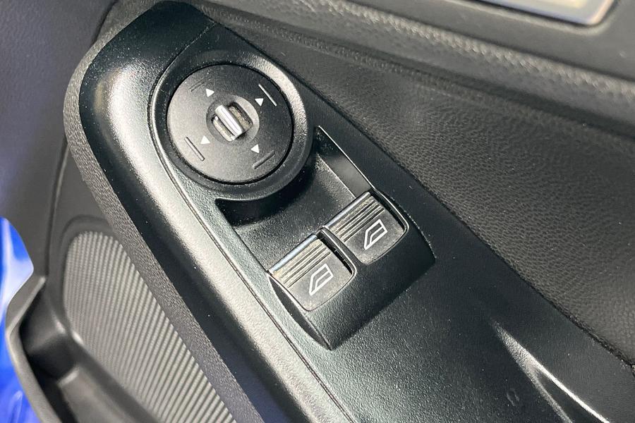 Ford Fiesta Photo autoimg-361bb8a61bd2710ee7907b1a7c116bfa4b978537.jpg