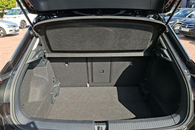 Volkswagen T-Roc Photo 12
