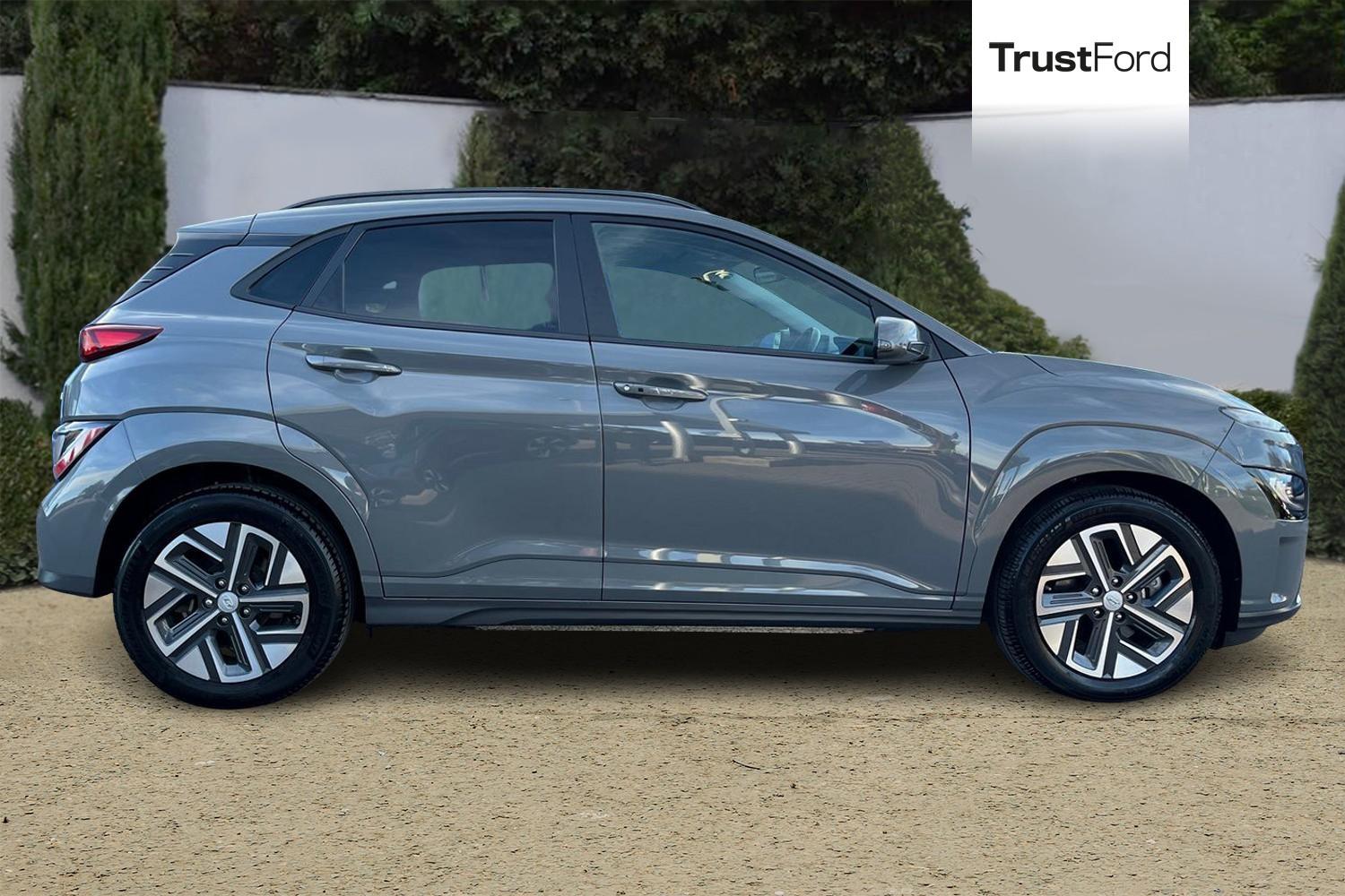 Hyundai KONA Photo 2