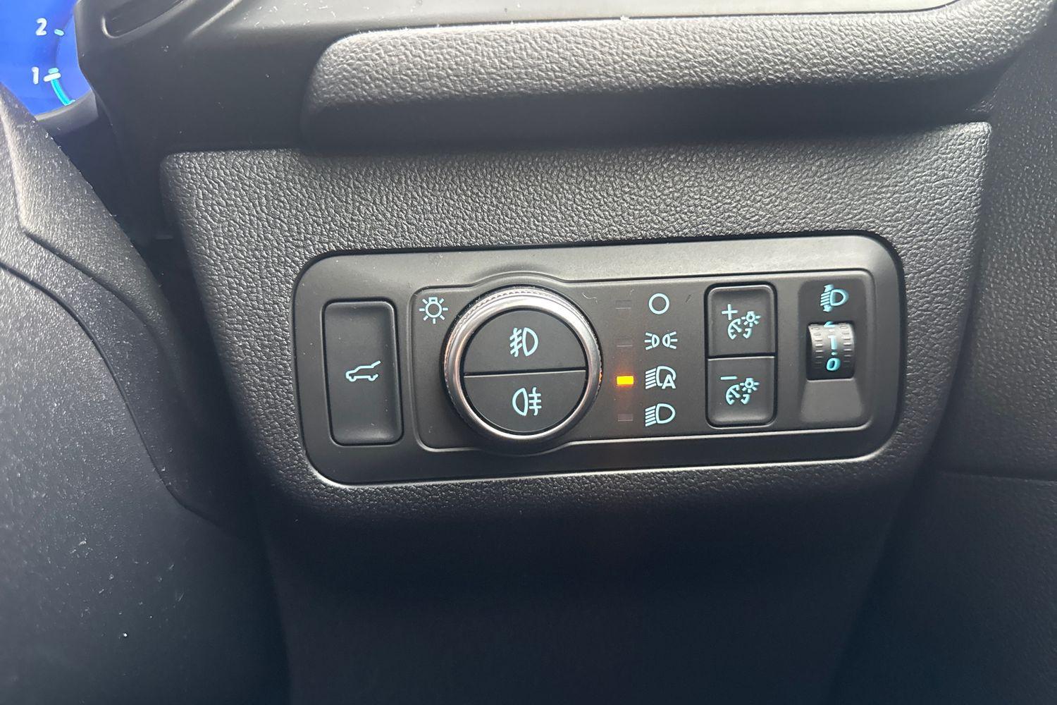 Ford KUGA Photo 35