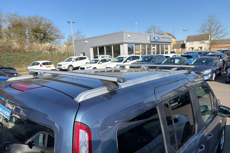 Ford TOURNEO CONNECT Photo autoimg-3624c02bfae7a3384ea128bed32a30fbb2d8c9ad.jpg