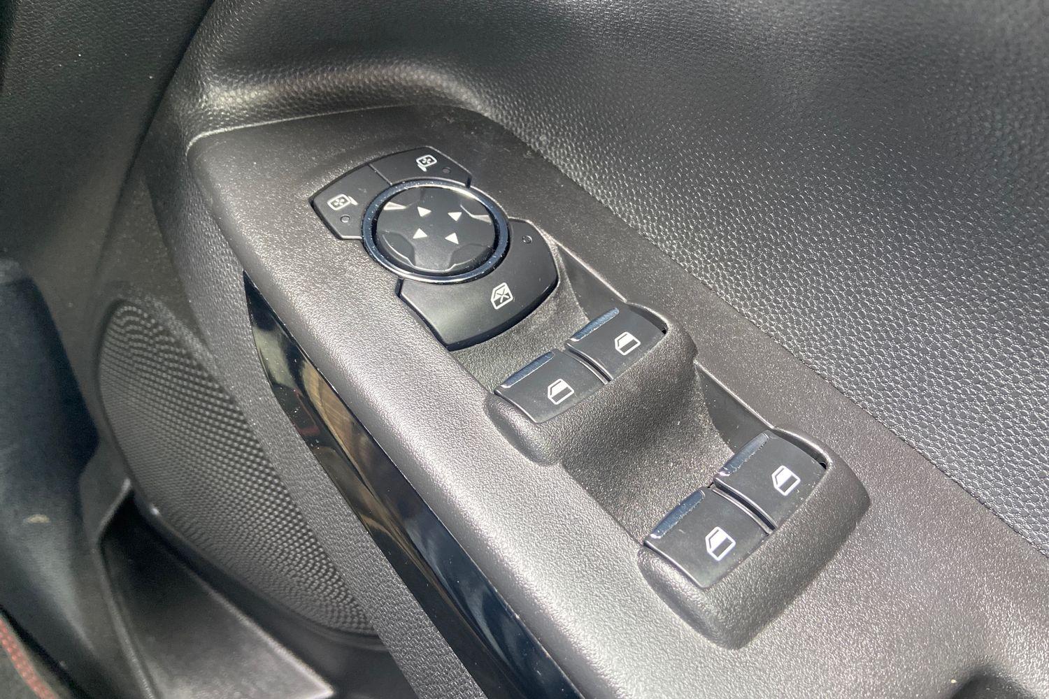Ford ECOSPORT Photo 15