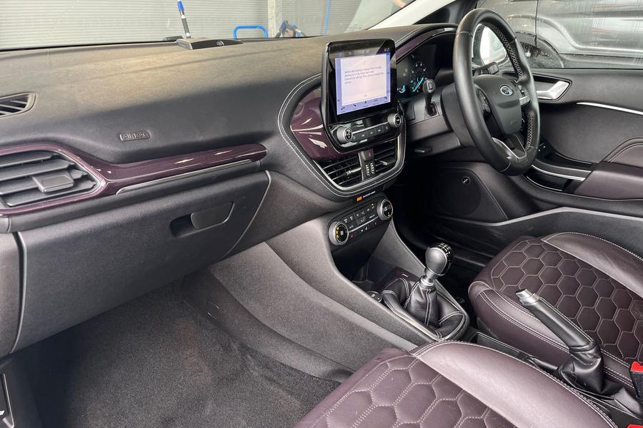 Ford FIESTA VIGNALE Photo autoimg-36283e1511bcdaf0c1ebe22094ed80be4b15a3c1.jpg