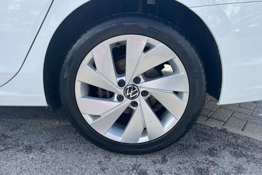 Volkswagen Golf Photo autoimg-3628533a52f0aabed489aae2c32af3c71c30cd29.jpg