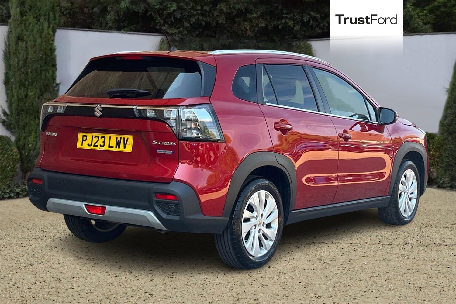 Suzuki S-Cross Photo 3